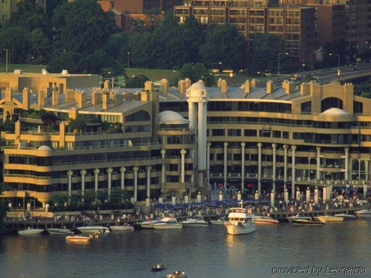 Holiday Inn Rosslyn At Key Bridge Arlington Exterior foto